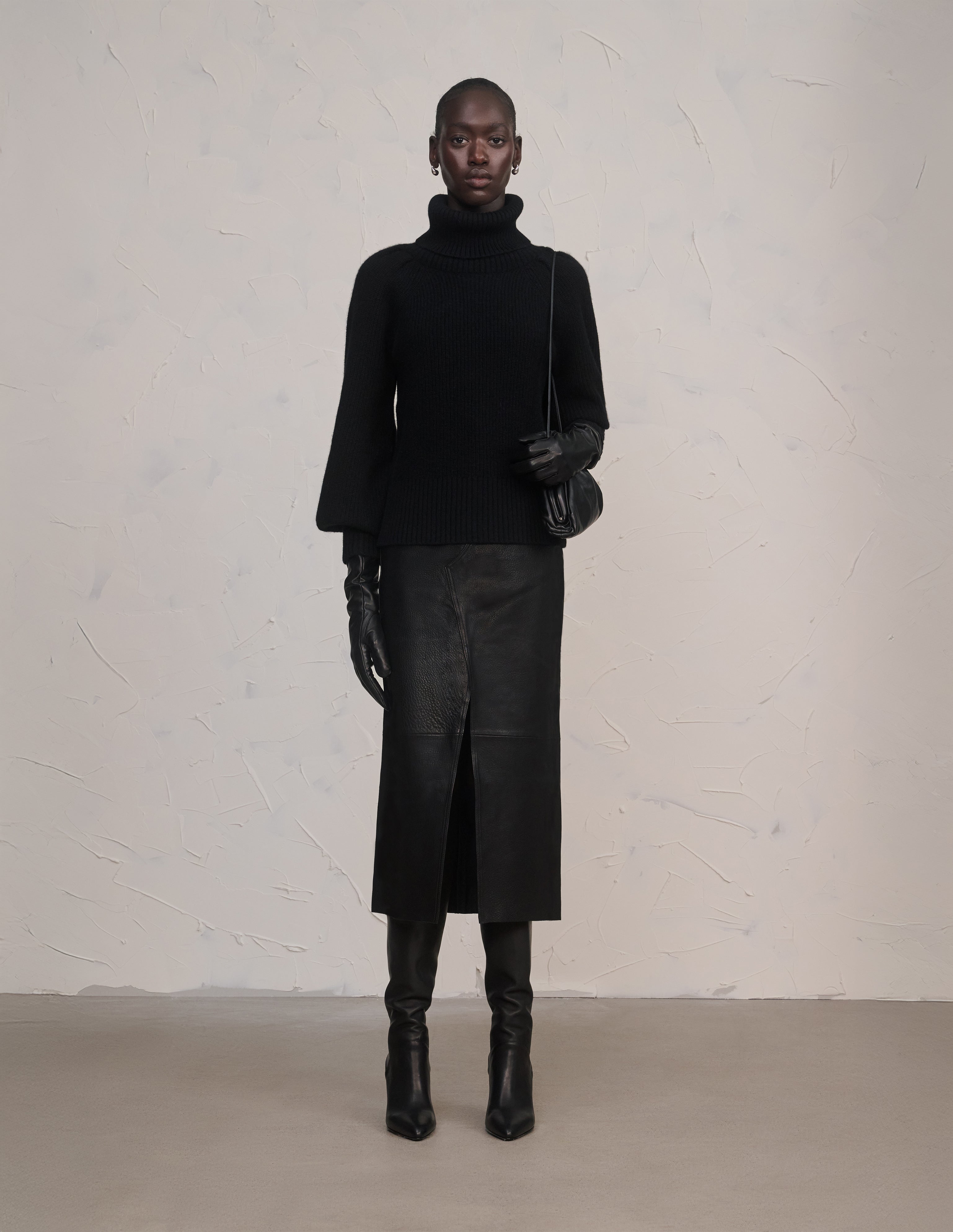 Savannah - Black 100% Cashmere Roll Neck Sweater